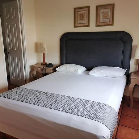 Suites Las Palmas San Jose del Cabo Exterior photo