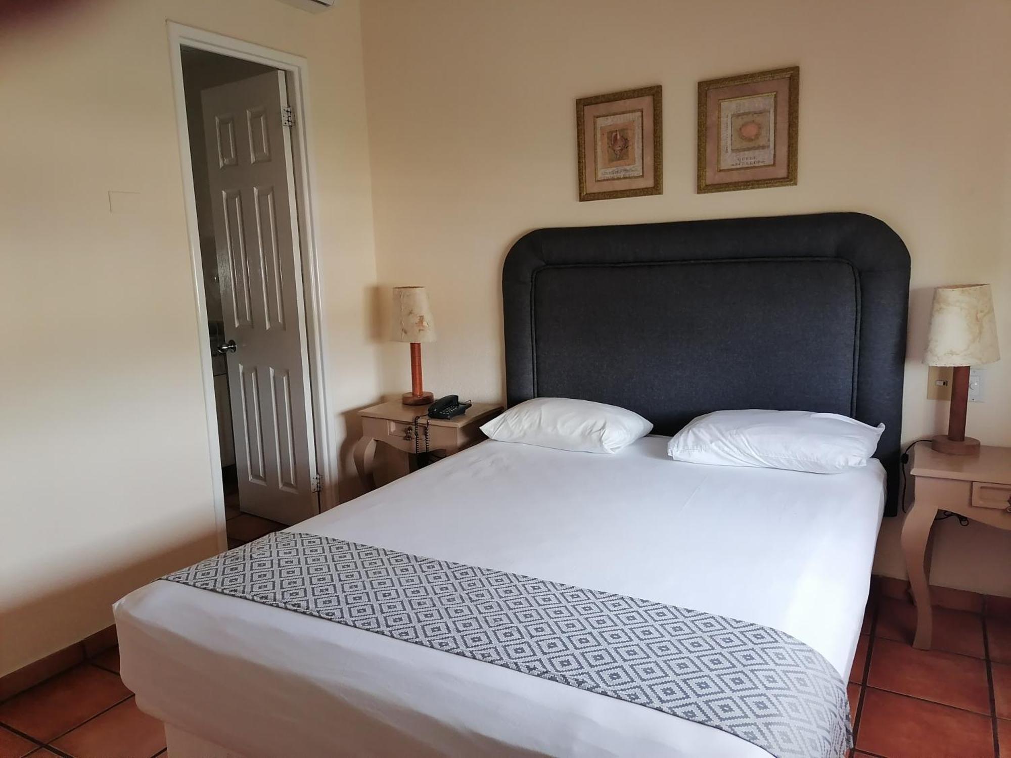 Suites Las Palmas San Jose del Cabo Exterior photo